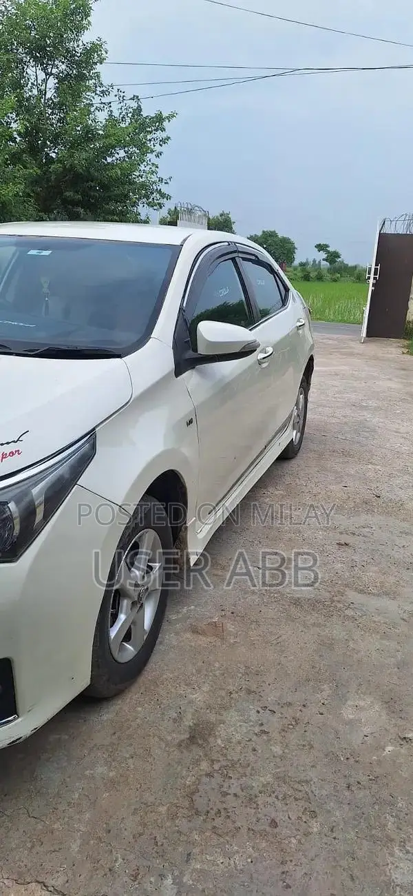 Toyota Corolla Gli Sedan 2016 Excellent Condition