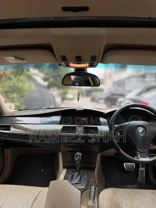 BMW 5 Series 530i Sedan - 2004 Model Premium Variant