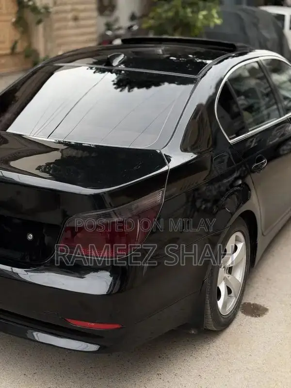 BMW 5 Series 530i Sedan - 2004 Model Premium Variant