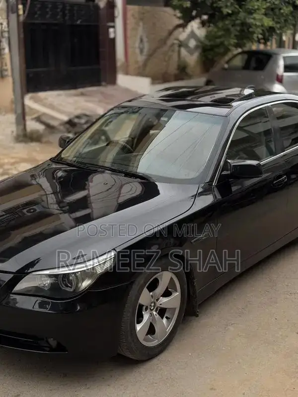 BMW 5 Series 530i Sedan - 2004 Model Premium Variant