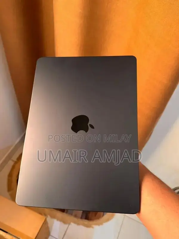 Apple MacBook Air M4 Laptop - 13-inch Ultraportable