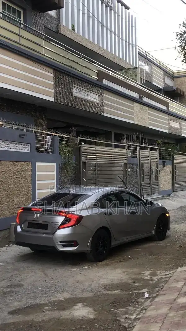 Honda Civic 2017 Full Option Sedan with Sunroof