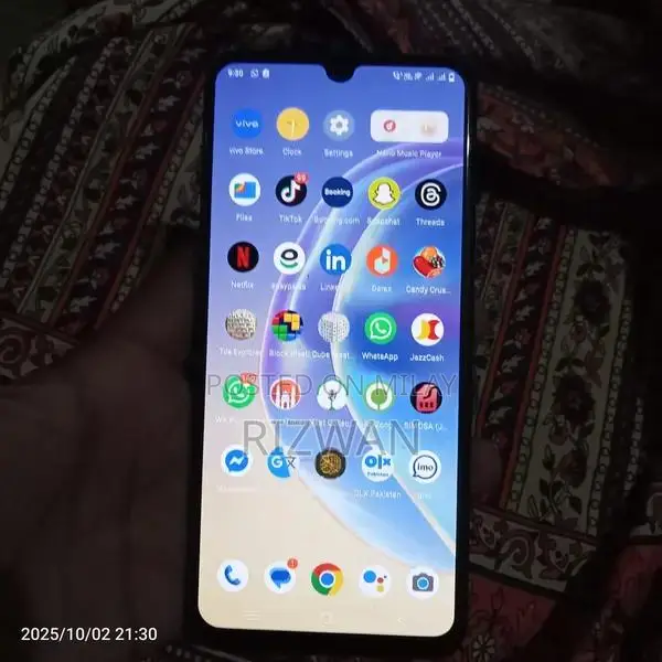 Vivo V21e Smartphone with Original Accessories