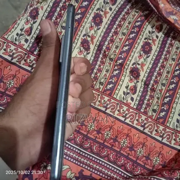 Vivo V21e Smartphone with Original Accessories