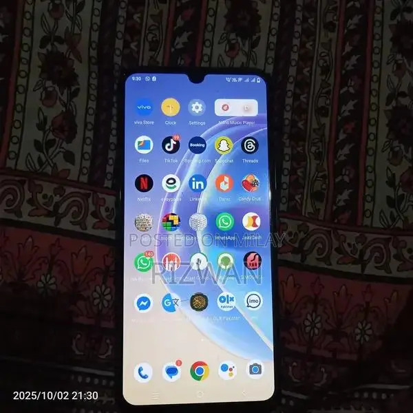 Vivo V21e Smartphone with Original Accessories