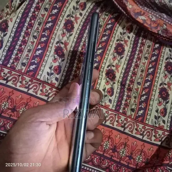 Vivo V21e Smartphone with Original Accessories