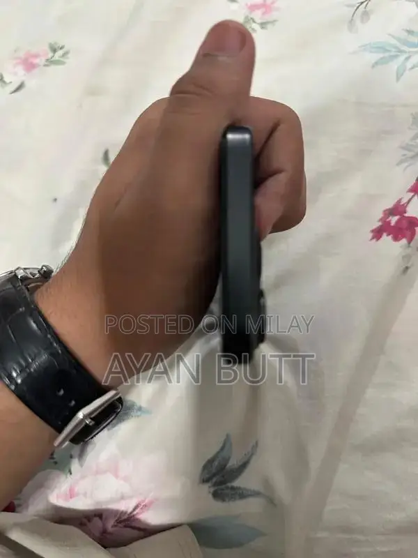 Premium Apple Smartphone 128GB Black Titanium Edition