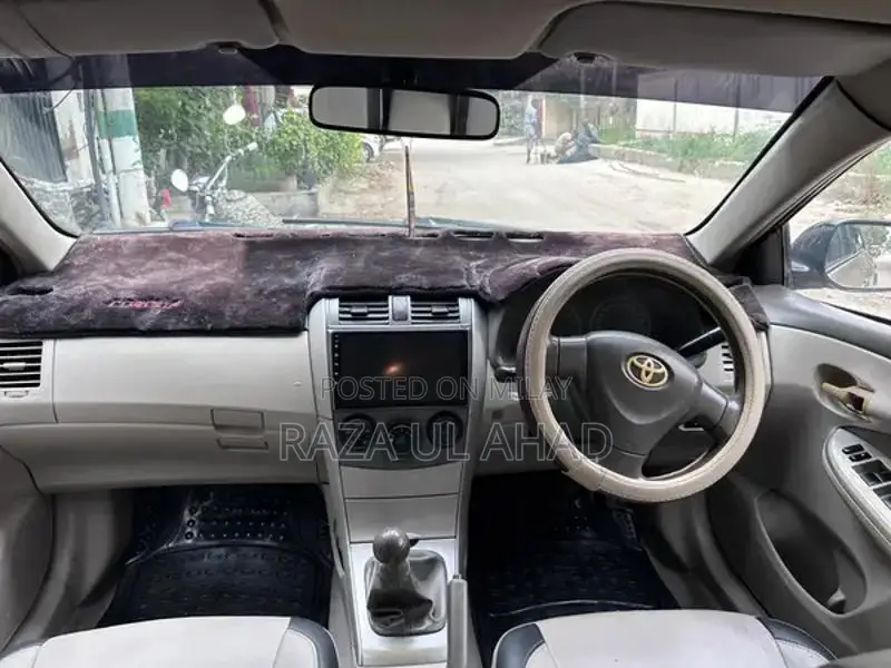 Toyota Corolla GLi Sedan - Reliable Compact Car