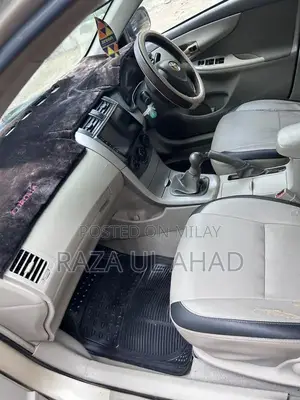 Toyota Corolla GLi Sedan - Reliable Compact Car