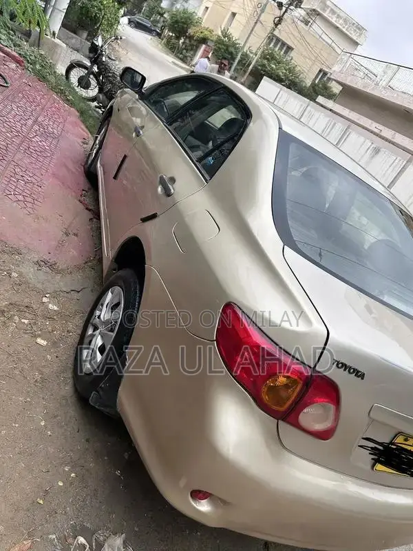 Toyota Corolla GLi Sedan - Reliable Compact Car