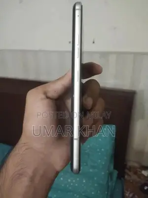 LG Dual SIM Smartphone with Advanced Features