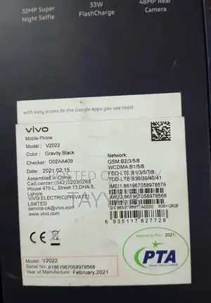 Smartphone in Excellent Condition with Original Accessories