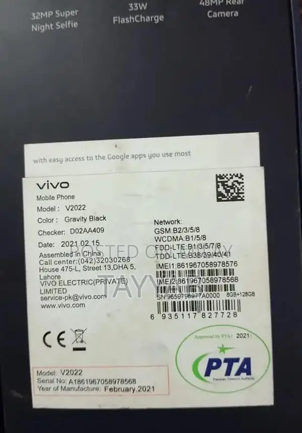 Smartphone in Excellent Condition with Original Accessories