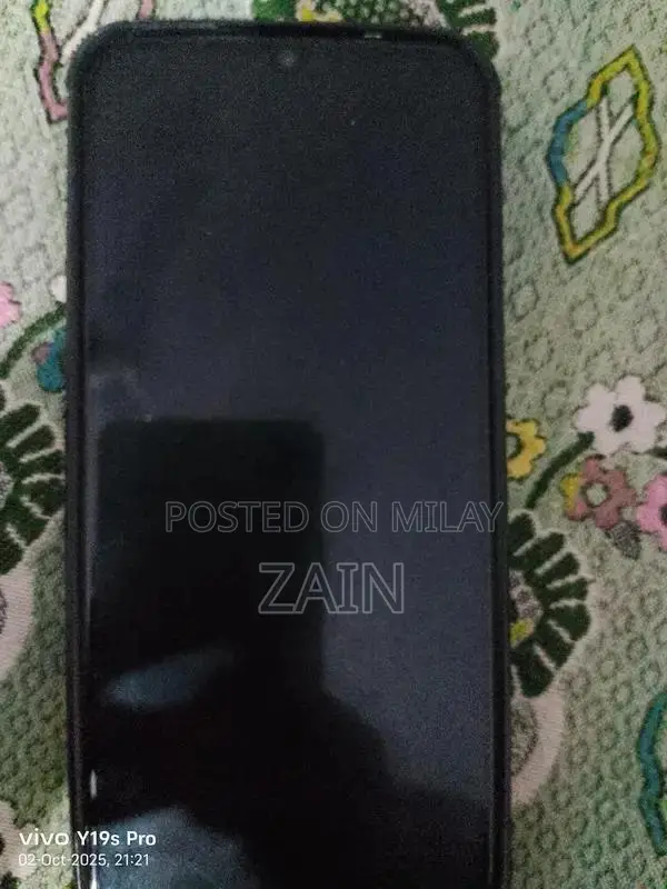 Vivo V23e Smartphone - 8GB RAM, 128GB Storage, Great Condition