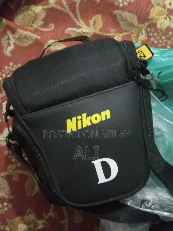 Nikon D70s Digital SLR Camera Professional Photography Equipment