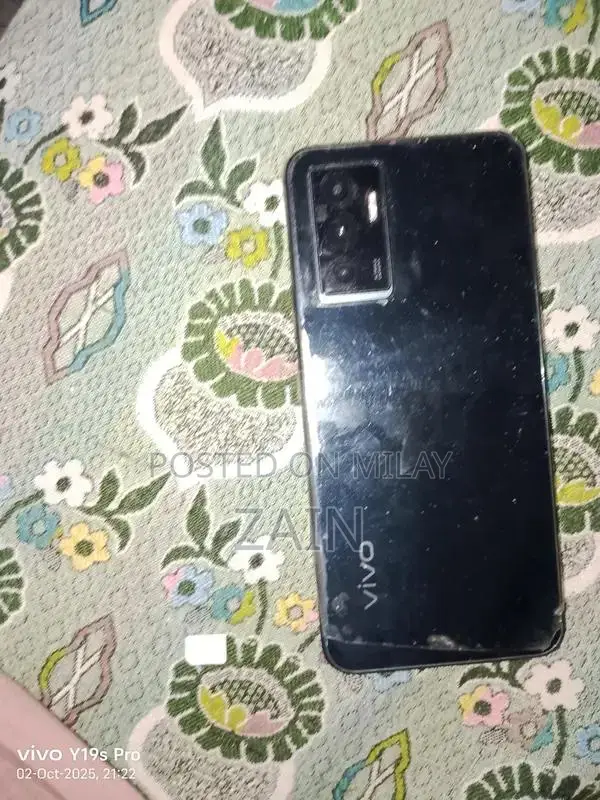 Vivo V23e Smartphone - 8GB RAM, 128GB Storage, Great Condition