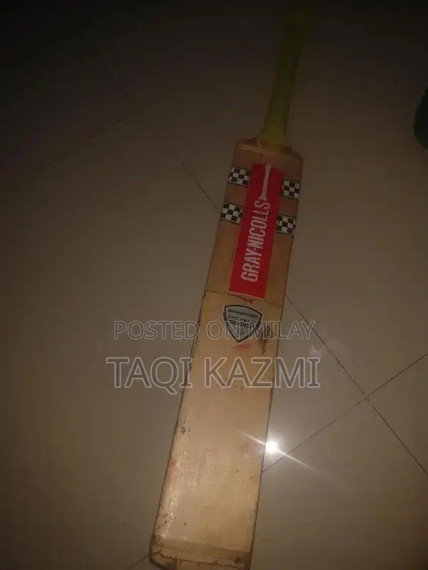 Complete Used Cricket Kit with Professional Gear and Accessories