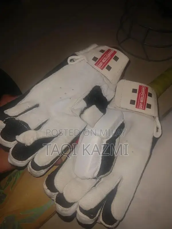 Complete Used Cricket Kit with Professional Gear and Accessories