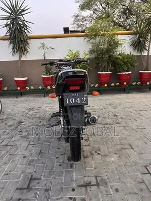 Yamaha YBR 125G Motorcycle - 2016 Model Well-Maintained