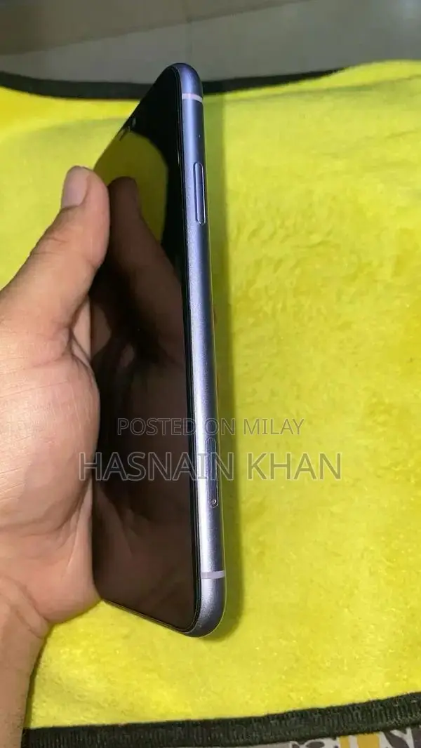 Apple iPhone 11 128GB Purple Smartphone