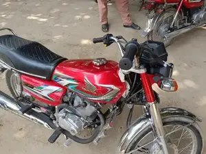 Honda 125cc Motorcycle - Low Mileage, One Owner