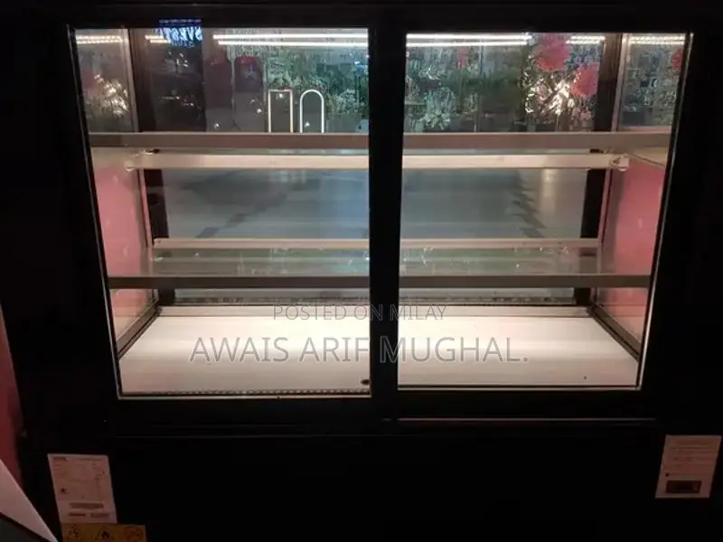 Professional Bakery Display Chiller with Temperature Control