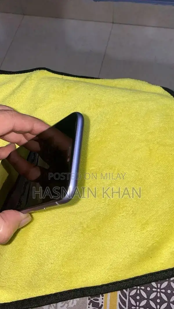 Apple iPhone 11 128GB Purple Smartphone