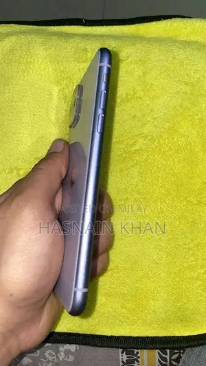 Apple iPhone 11 128GB Purple Smartphone