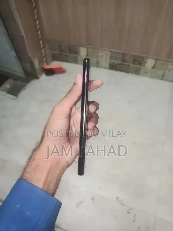 Infinix Hot 10i Smartphone Quad Camera 4GB RAM 128GB Storage