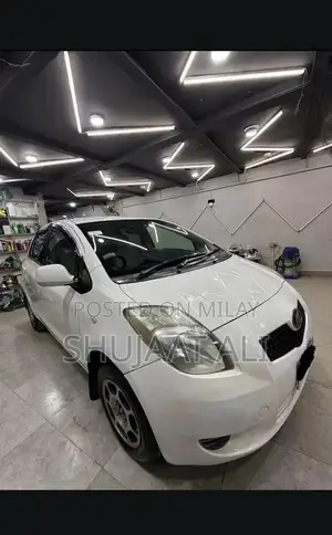 Photo - Toyota Vitz 2007 - Clean Family Sedan with Excellent Condition
