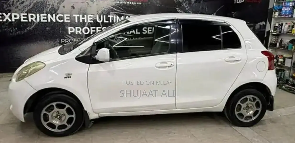 Toyota Vitz 2007 - Clean Family Sedan with Excellent Condition