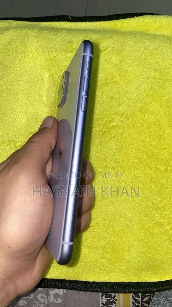 Apple iPhone 11 128GB Purple Smartphone