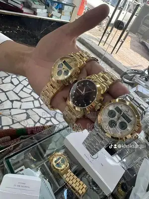 Stylish Analog Wristwatch - Classic Design, Premium Quality Timepiece