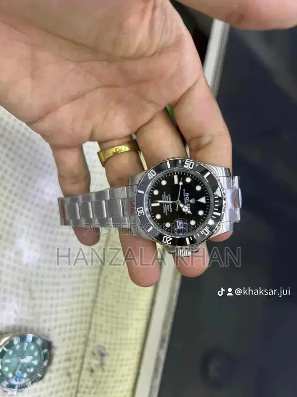 Stylish Analog Wristwatch - Classic Design, Premium Quality Timepiece