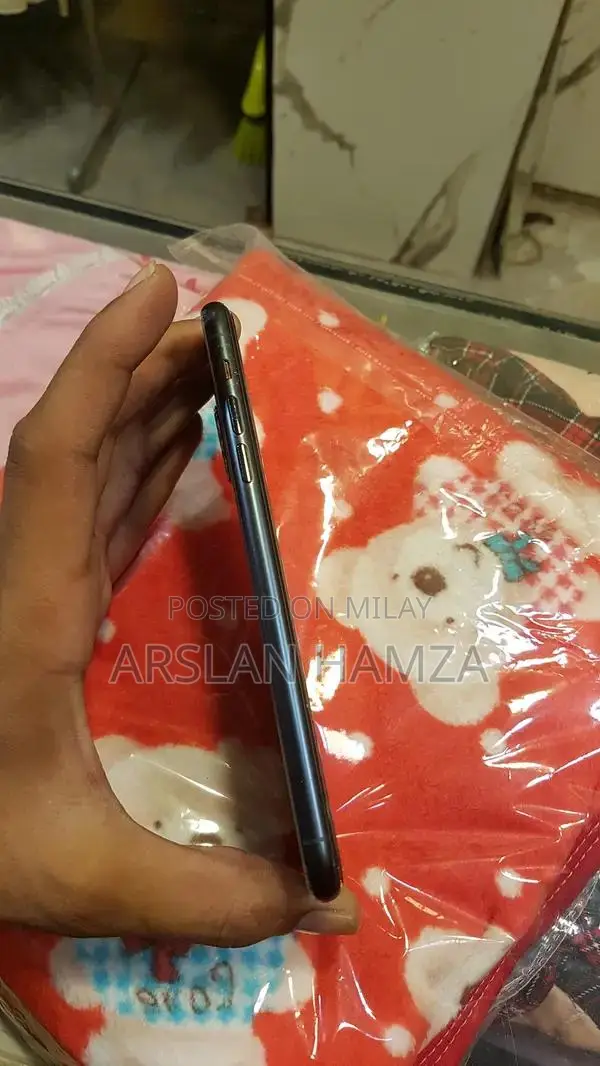 Factory Unlocked iPhone 11 Pro Max 256GB