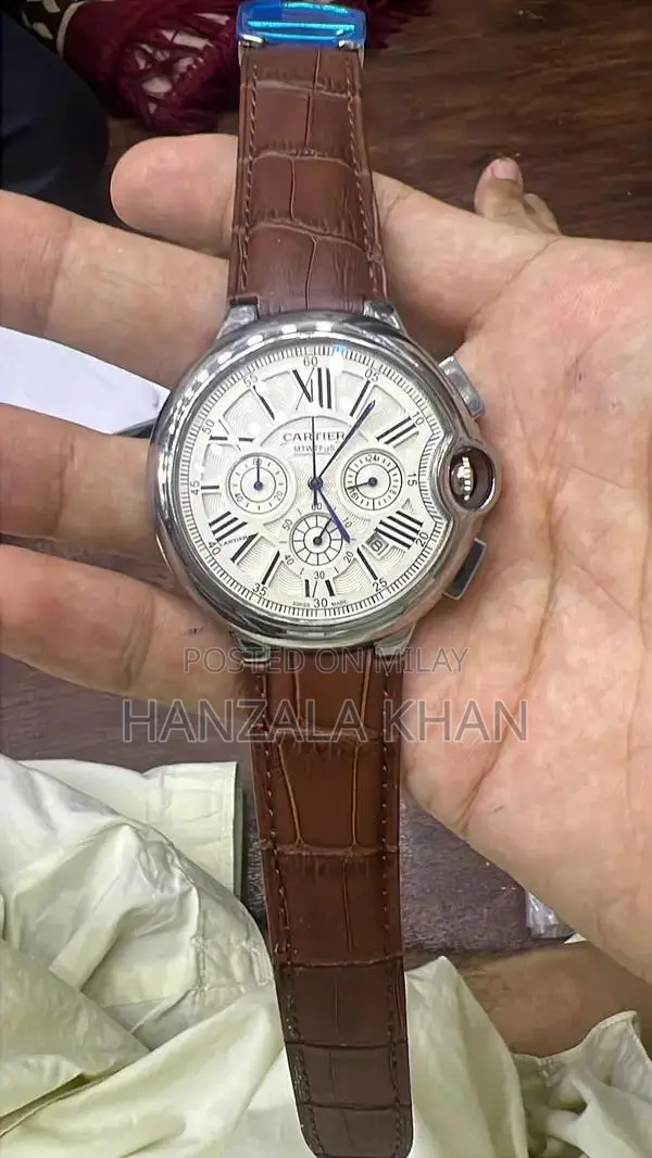 Stylish Analog Wristwatch - Classic Design, Premium Quality Timepiece