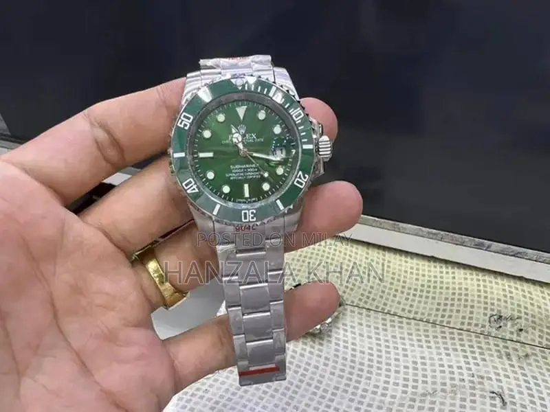 Stylish Analog Wristwatch - Classic Design, Premium Quality Timepiece