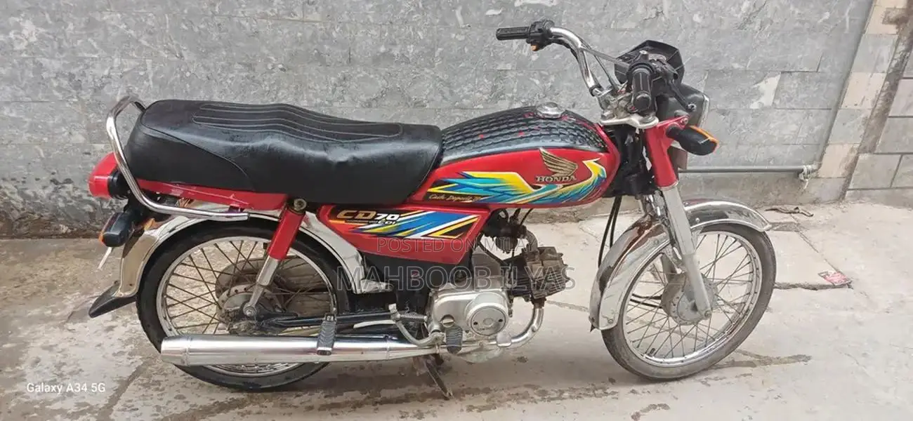 Honda CD 70 Motorcycle - Single Cylinder Compact Bike