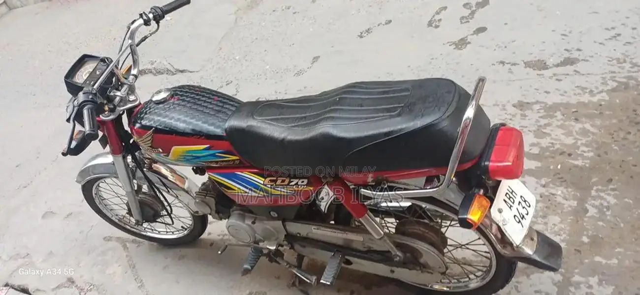 Honda CD 70 Motorcycle - Single Cylinder Compact Bike