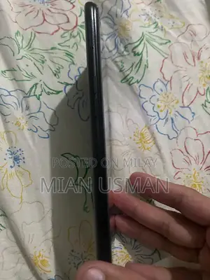 High-Performance Smartphone with Large Memory Capacity