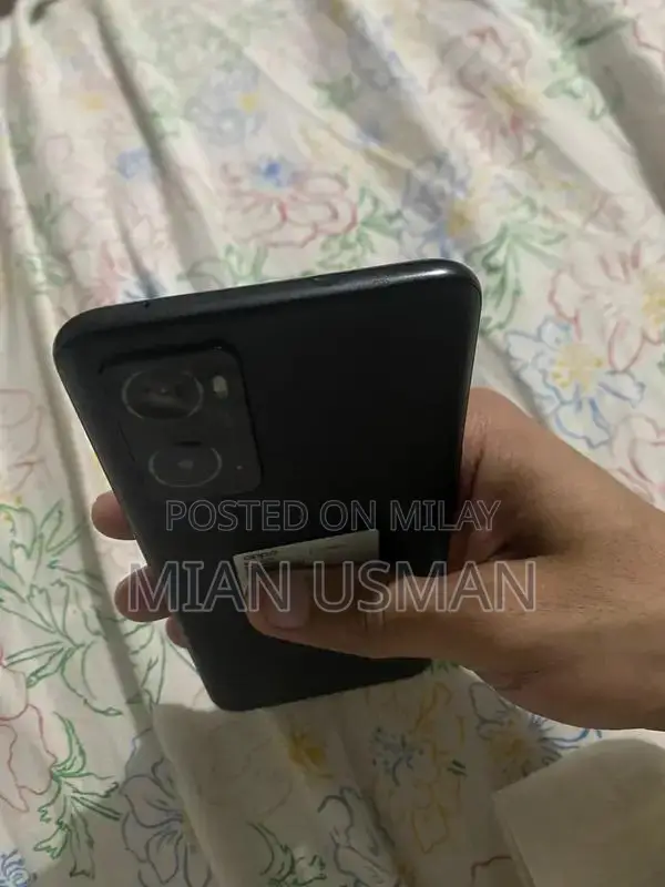 High-Performance Smartphone with Large Memory Capacity