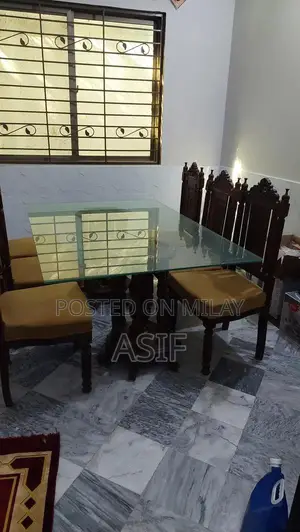 Photo - 6-Seater Wooden Dining Table in Excellent Condition