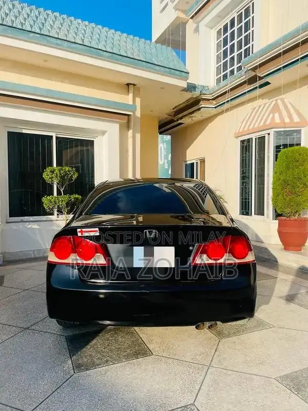 Honda Reborn Sedan - Reliable 2007 Model with Low Profile Wheels