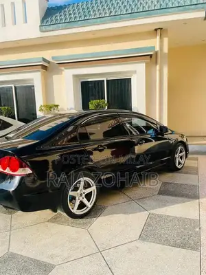 Honda Reborn Sedan - Reliable 2007 Model with Low Profile Wheels