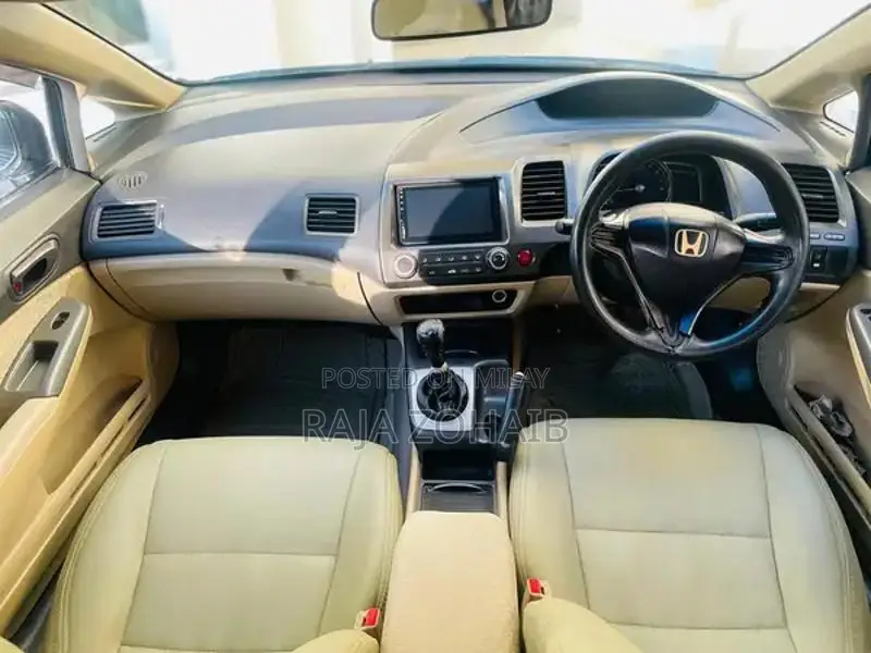 Honda Reborn Sedan - Reliable 2007 Model with Low Profile Wheels