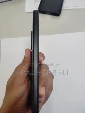 Compact Smartphone with High Performance Snapdragon Processor