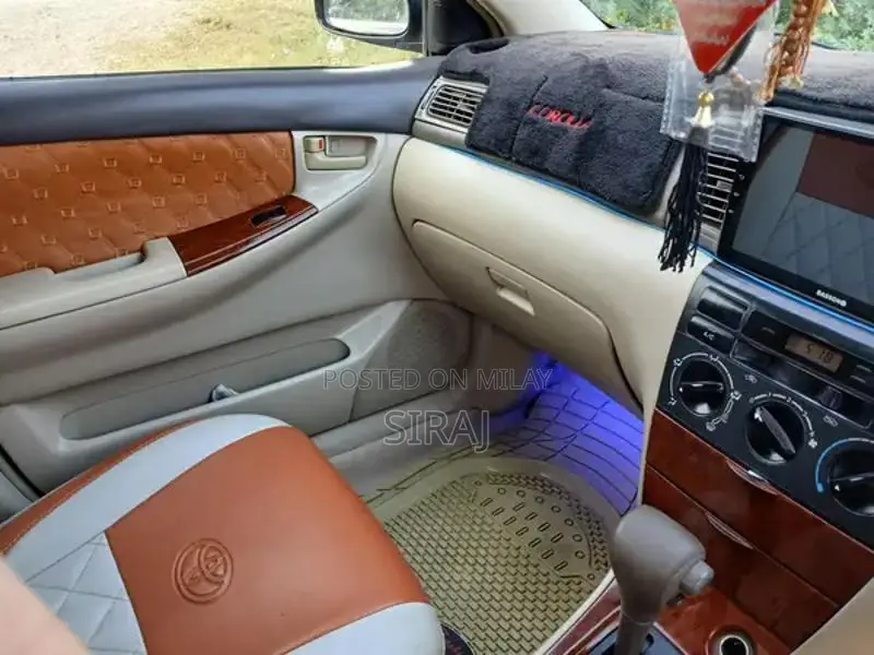 Toyota Corolla SE Sedan Automatic - Reliable Compact Car