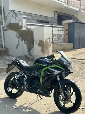 Photo - Sultan 250cc Motorcycle - High Performance Fuel-Efficient Bike