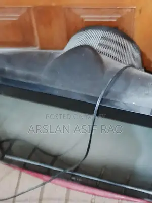 Vintage LG 21-Inch CRT Television - Classic SD Home Entertainment Disp