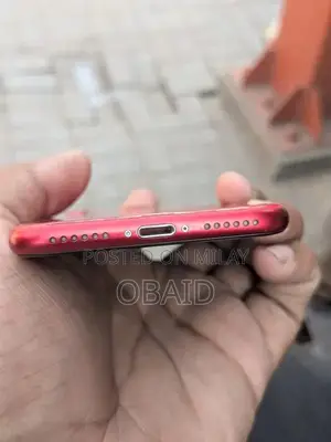 Apple iPhone SE Compact Smartphone - 2020 Edition